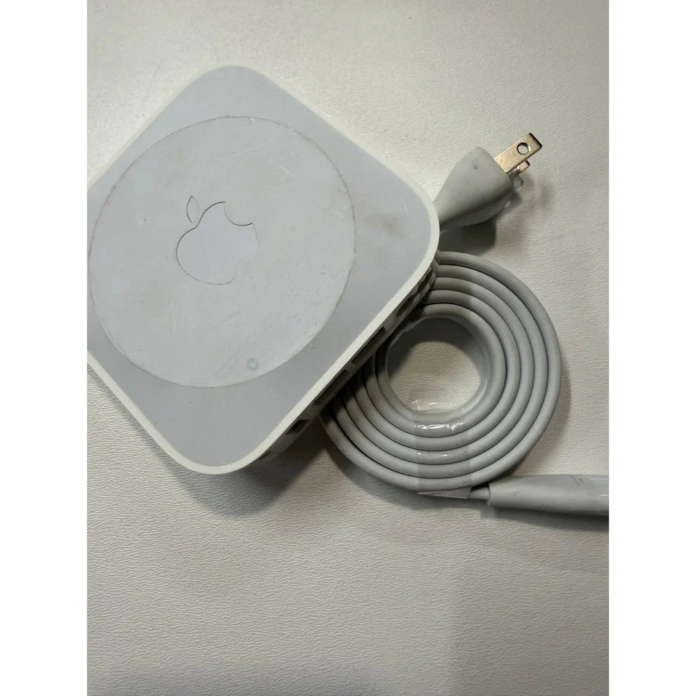 Apple AirPort Express Base Station A1392 Dual Band 802.11n Wi-Fi Router White